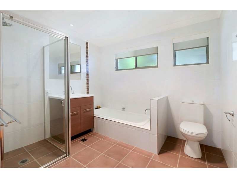 11 Tallara Street, Coombabah QLD 4216