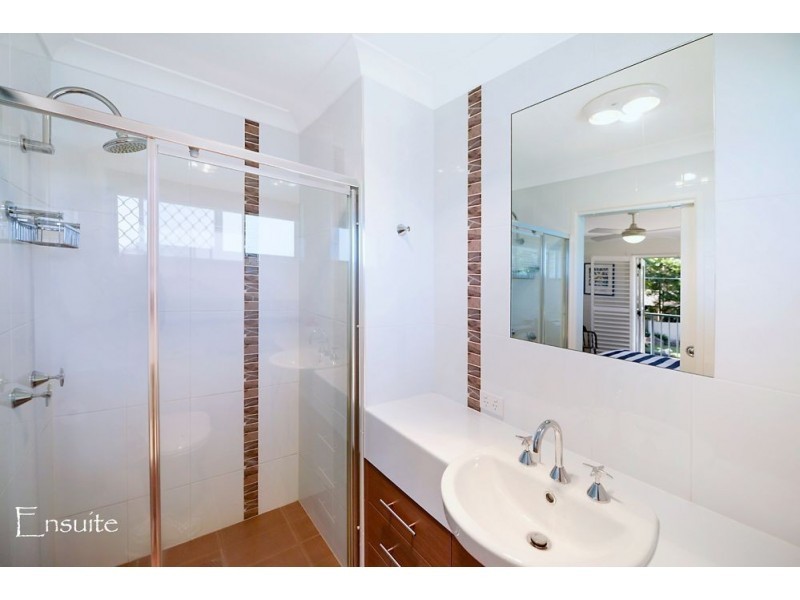 11 Tallara Street, Coombabah QLD 4216