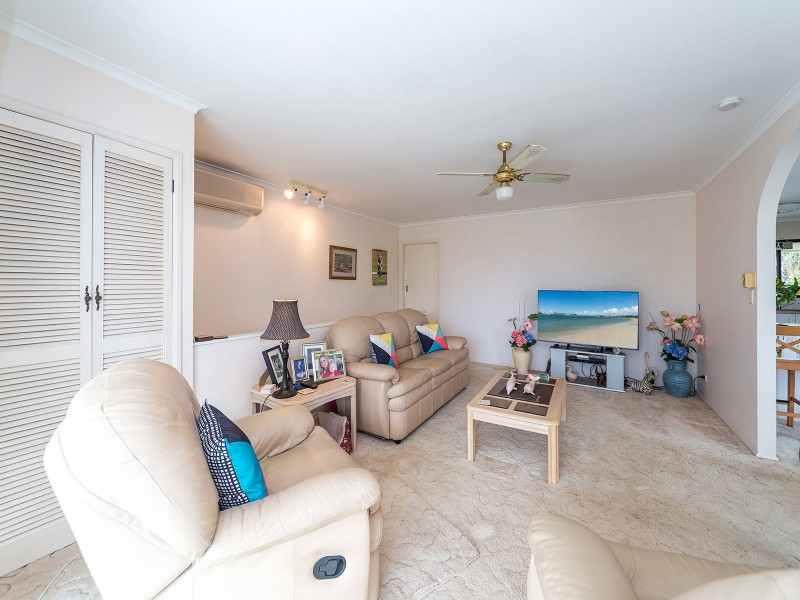 15 Donald Avenue, Paradise Point QLD 4216