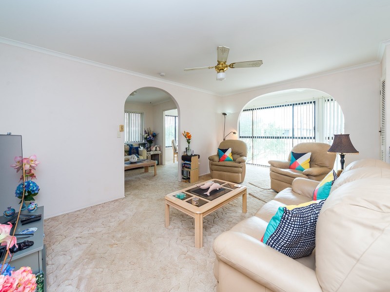 15 Donald Avenue, Paradise Point QLD 4216