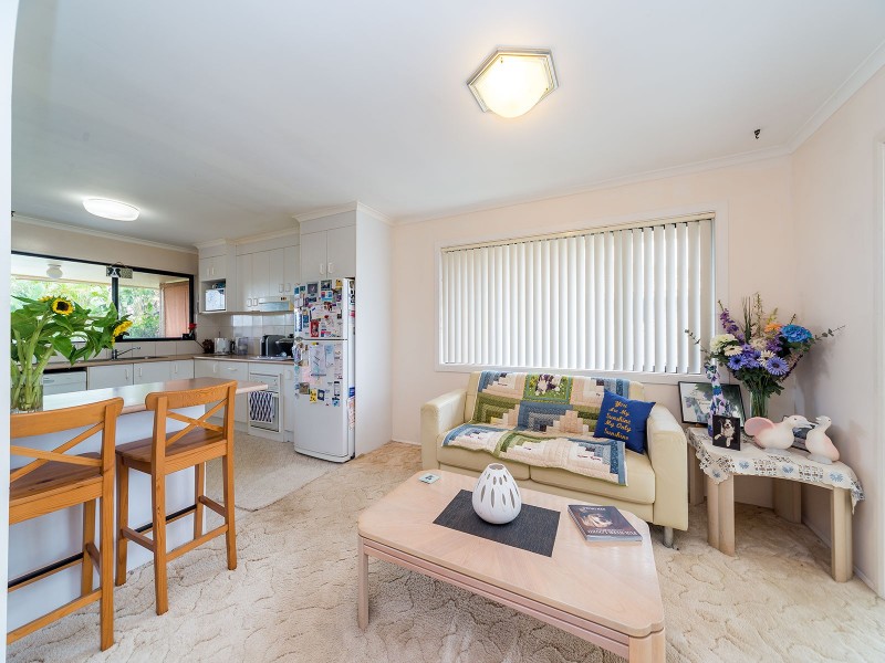 15 Donald Avenue, Paradise Point QLD 4216