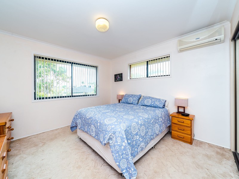 15 Donald Avenue, Paradise Point QLD 4216