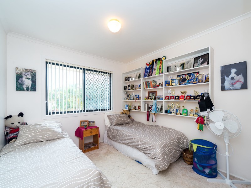 15 Donald Avenue, Paradise Point QLD 4216