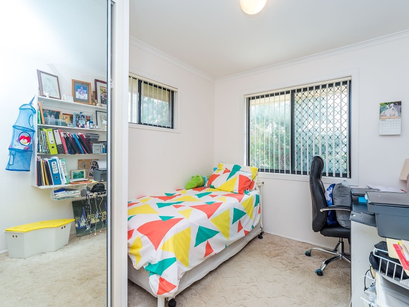 15 Donald Avenue, Paradise Point QLD 4216