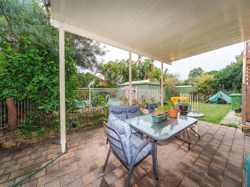 15 Donald Avenue, Paradise Point QLD 4216