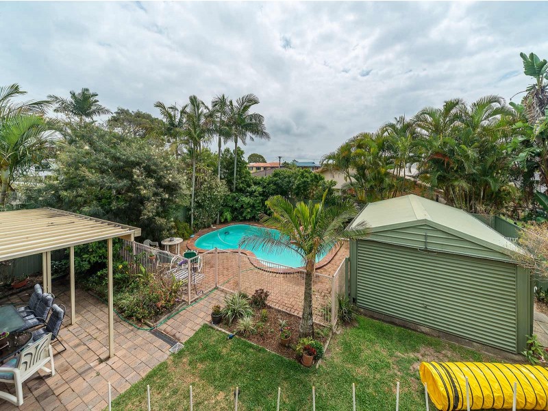 15 Donald Avenue, Paradise Point QLD 4216