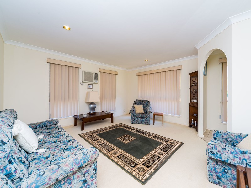 2/1 Dell Court, Coombabah QLD 4216