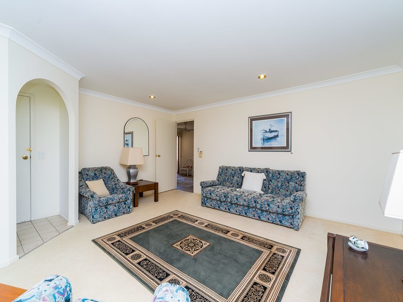 2/1 Dell Court, Coombabah QLD 4216