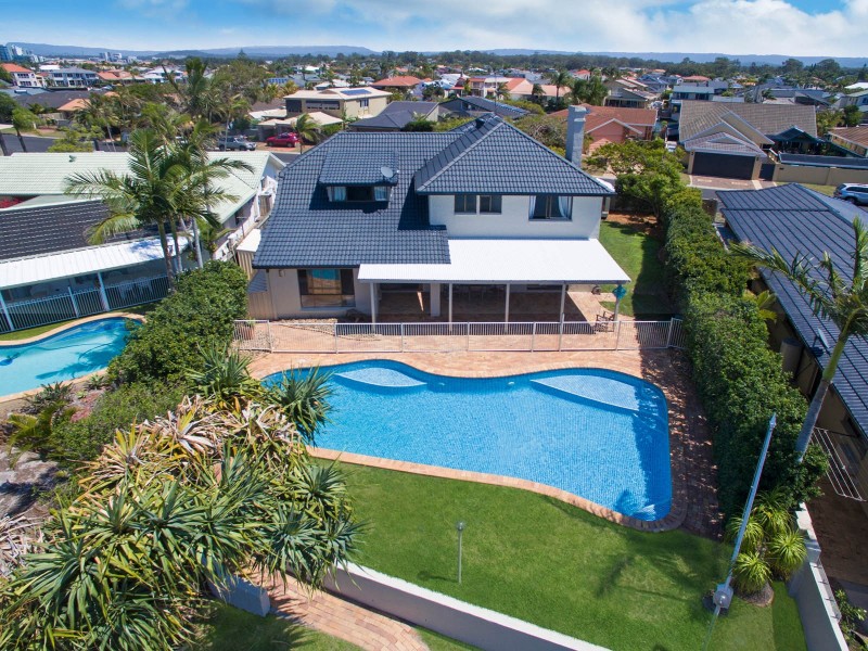 20 Cockleshell Court, Runaway Bay QLD 4216