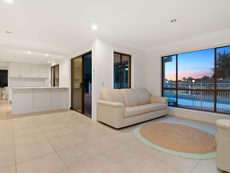 20 Cockleshell Court, Runaway Bay QLD 4216