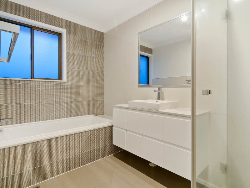20 Cockleshell Court, Runaway Bay QLD 4216