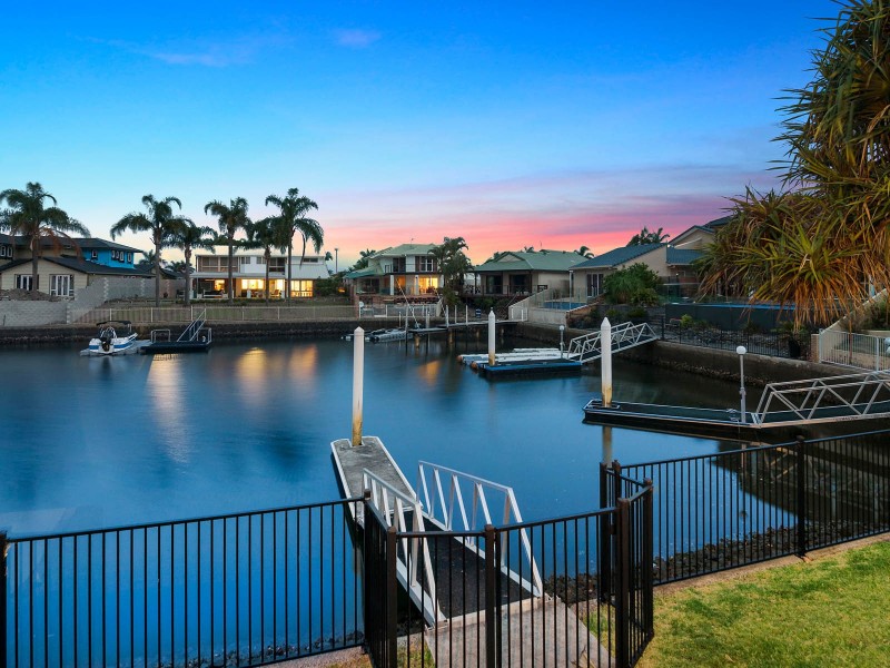 20 Cockleshell Court, Runaway Bay QLD 4216