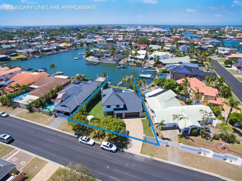 20 Cockleshell Court, Runaway Bay QLD 4216