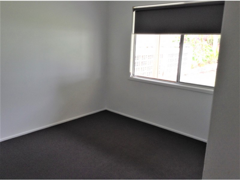 13 Milton Avenue, Paradise Point QLD 4216