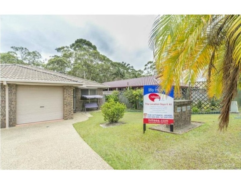 2/4 Nina Parade, Arundel QLD 4214