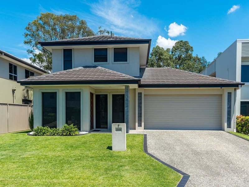 7 Fleetwood Court, Helensvale QLD 4212