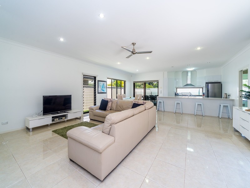 7 Fleetwood Court, Helensvale QLD 4212