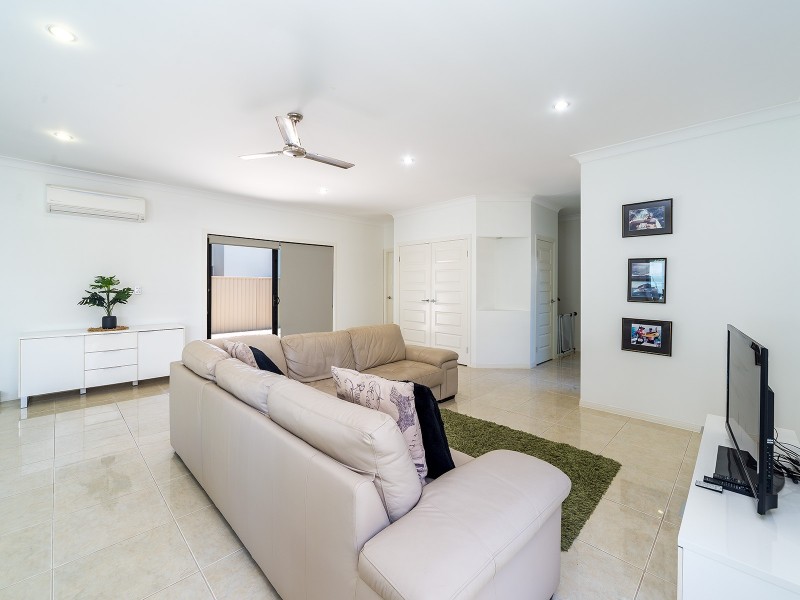 7 Fleetwood Court, Helensvale QLD 4212