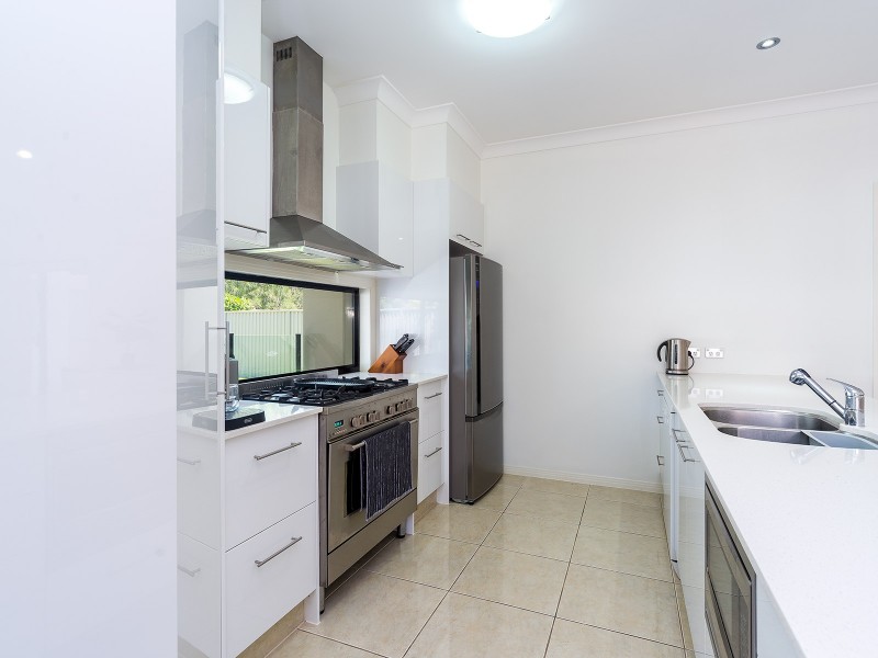 7 Fleetwood Court, Helensvale QLD 4212