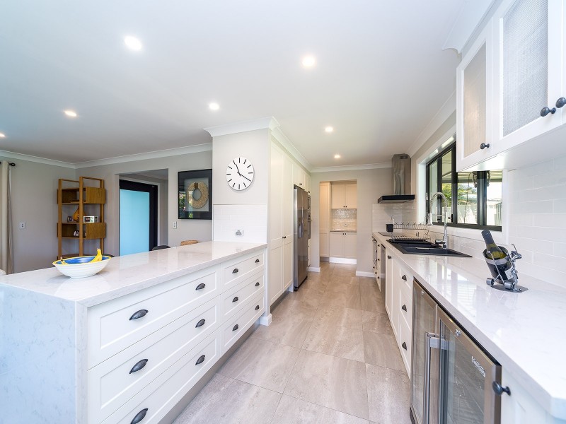 12 Hyacinth Avenue, Hollywell QLD 4216