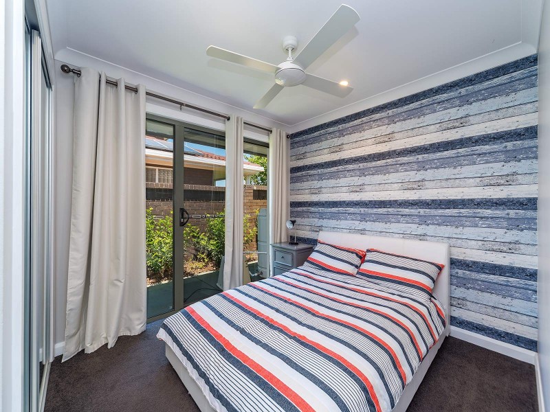 12 Hyacinth Avenue, Hollywell QLD 4216