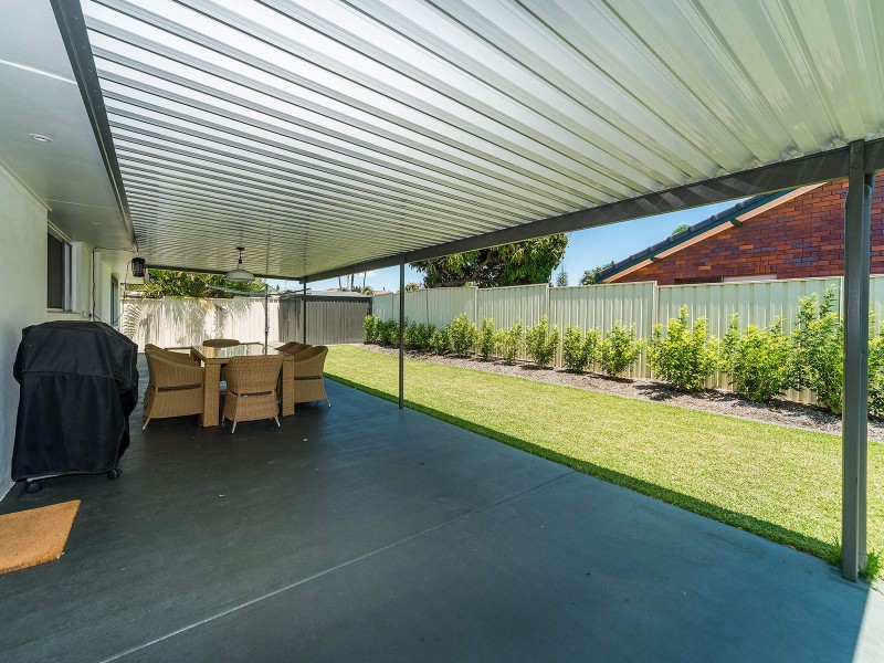 12 Hyacinth Avenue, Hollywell QLD 4216