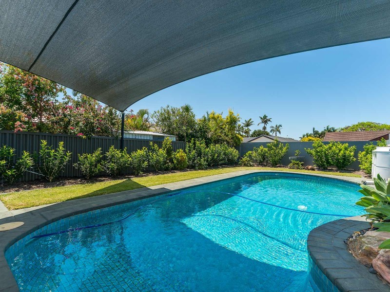 12 Hyacinth Avenue, Hollywell QLD 4216