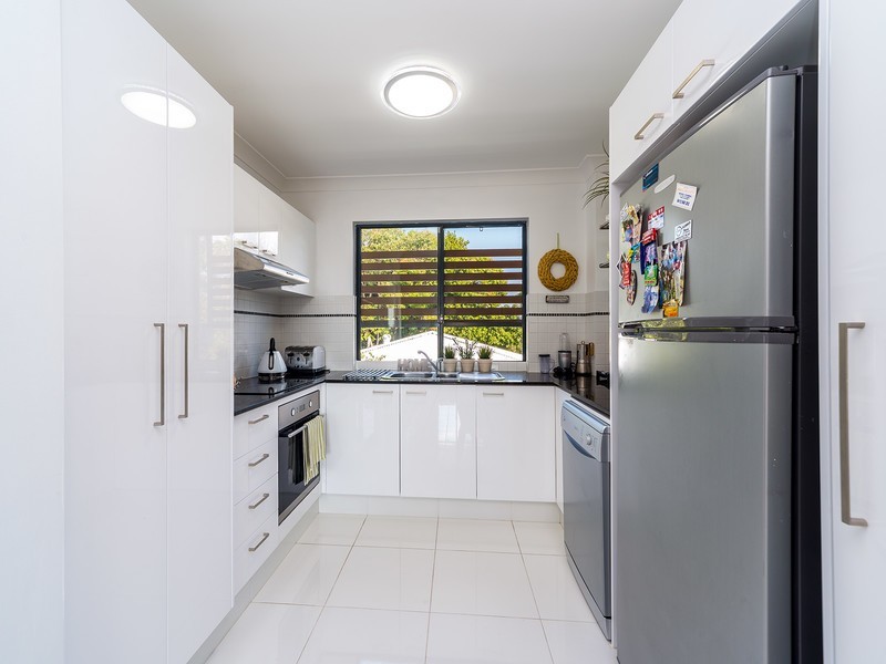 9/31 Middle Street, Labrador QLD 4215