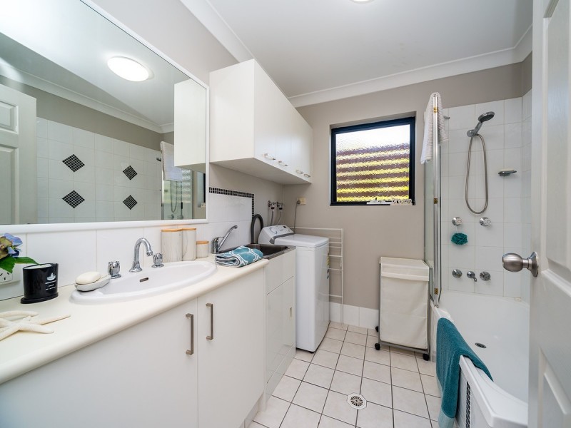 9/31 Middle Street, Labrador QLD 4215