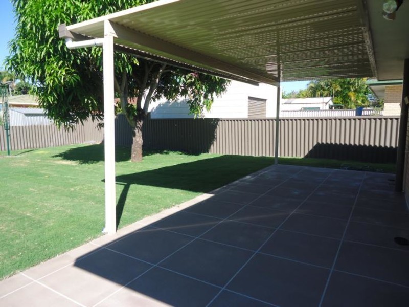 148 Government Road, Labrador QLD 4215