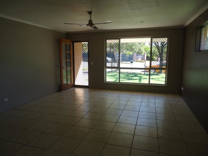 148 Government Road, Labrador QLD 4215