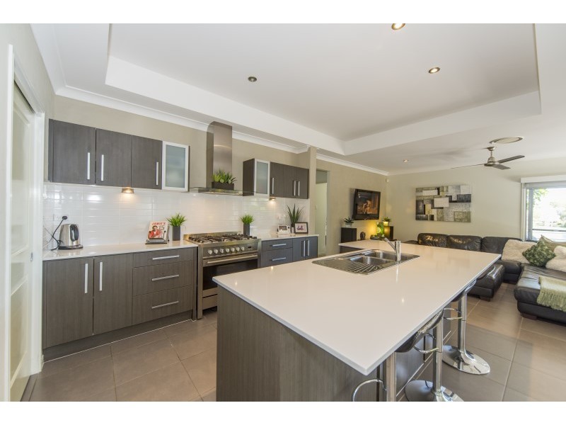 19 Manacor Place, Coombabah QLD 4216