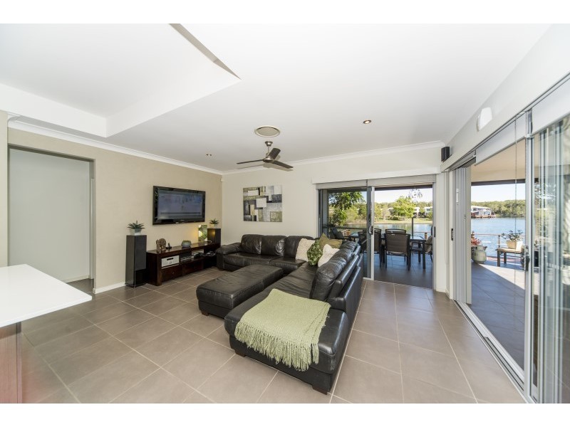 19 Manacor Place, Coombabah QLD 4216