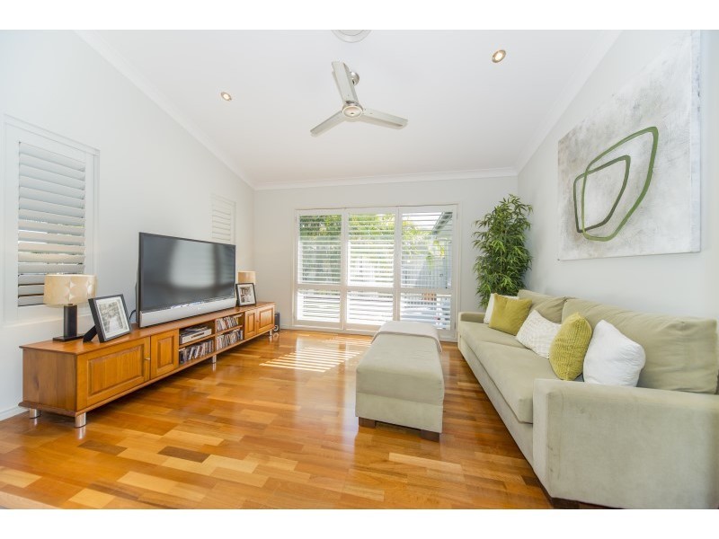 19 Manacor Place, Coombabah QLD 4216