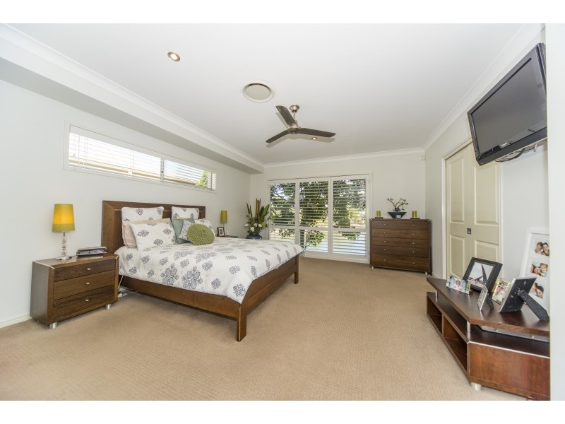 19 Manacor Place, Coombabah QLD 4216