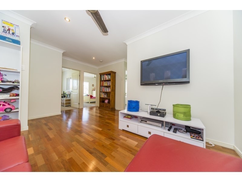 19 Manacor Place, Coombabah QLD 4216