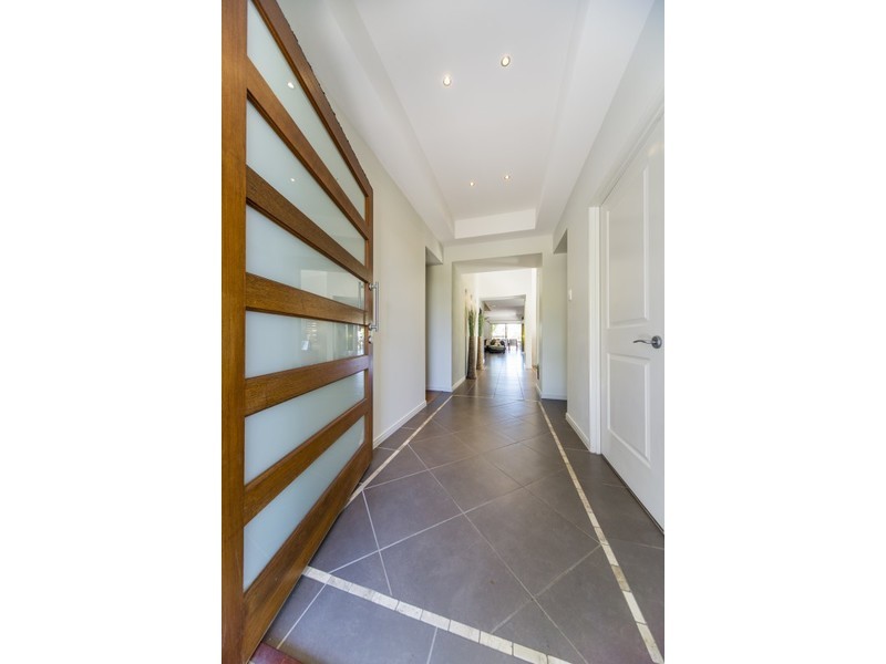 19 Manacor Place, Coombabah QLD 4216