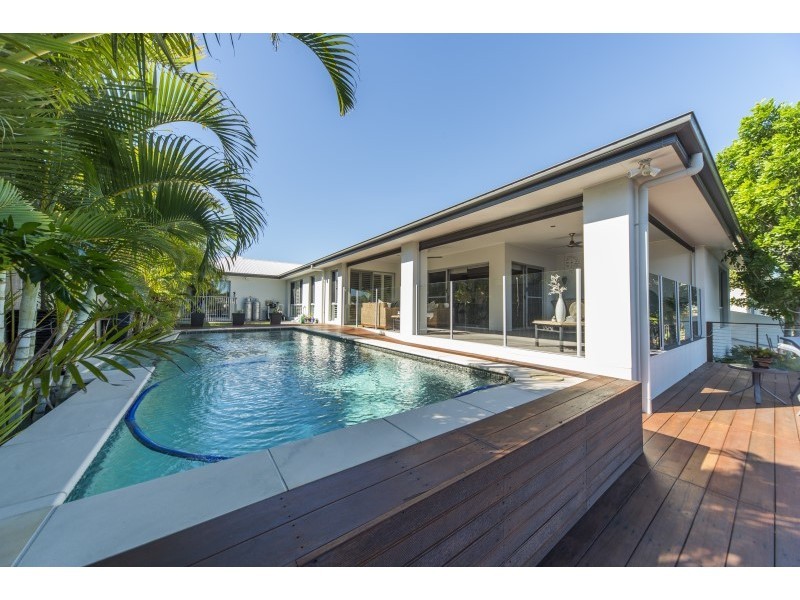 19 Manacor Place, Coombabah QLD 4216