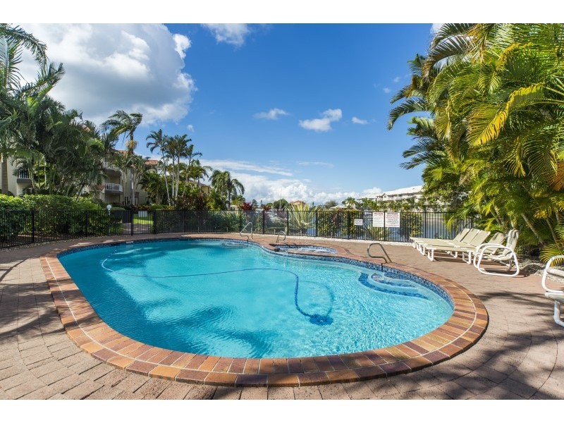 51/22 Jennifer Avenue, Runaway Bay QLD 4216