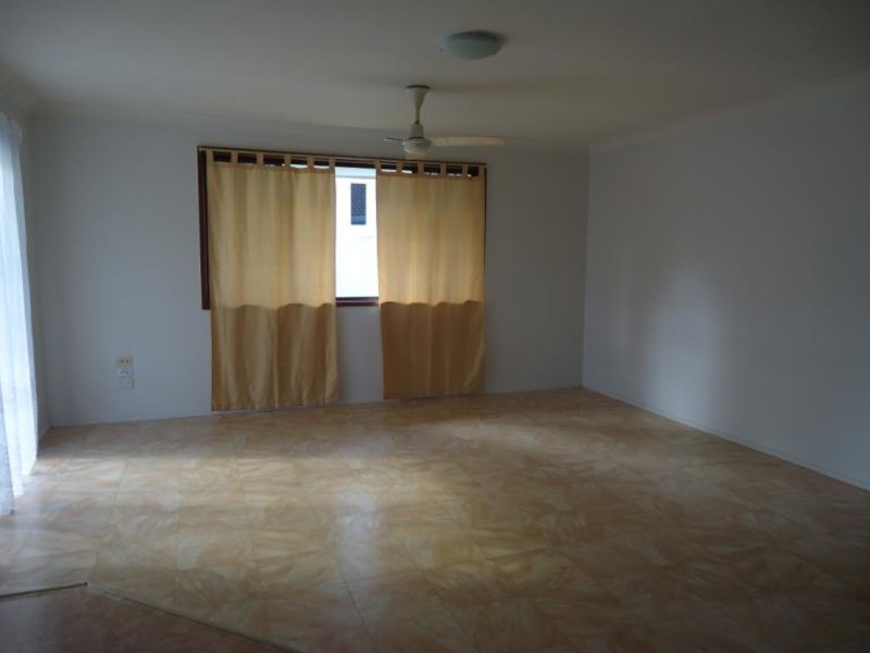 2/13 Mallard Avenue, Paradise Point QLD 4216