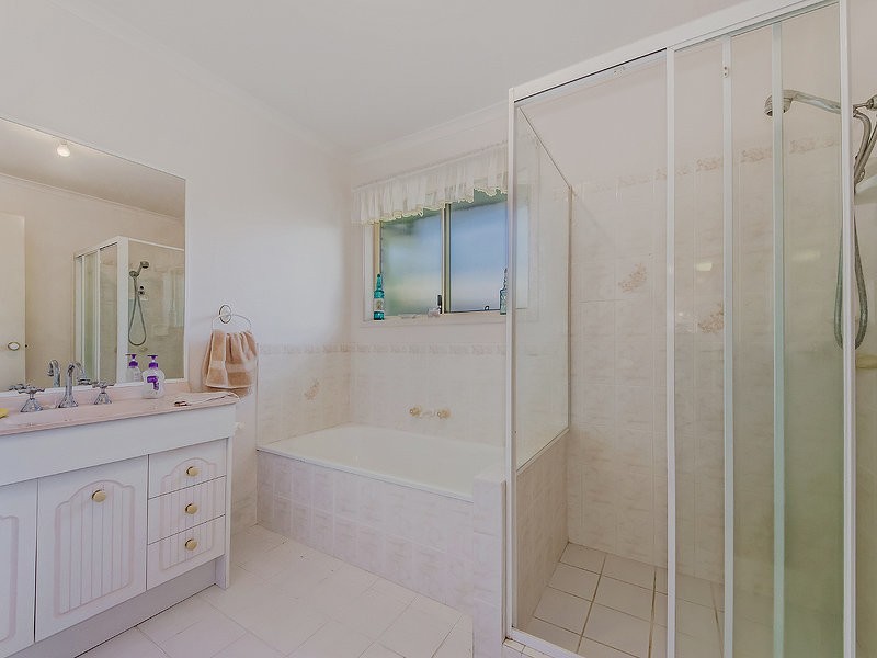 49 Cootharaba Drive, Helensvale QLD 4212