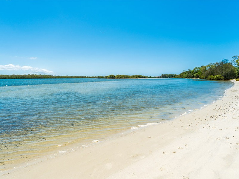 16 Tarni Street, Coombabah QLD 4216