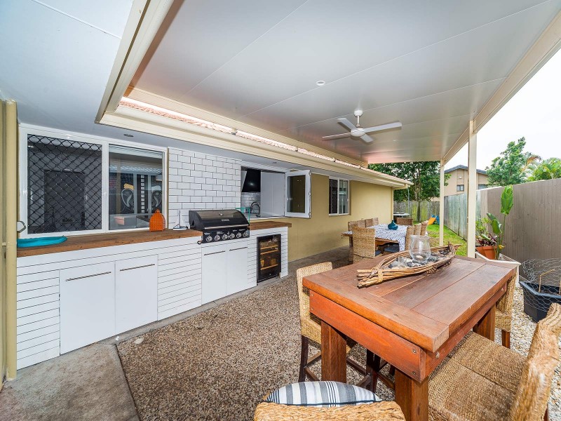 45 Poinsettia Avenue, Hollywell QLD 4216
