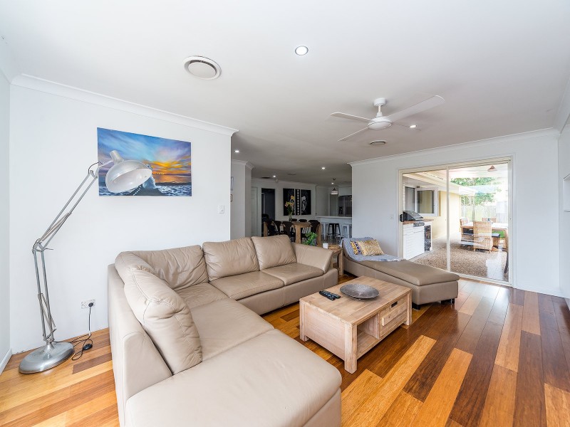 45 Poinsettia Avenue, Hollywell QLD 4216