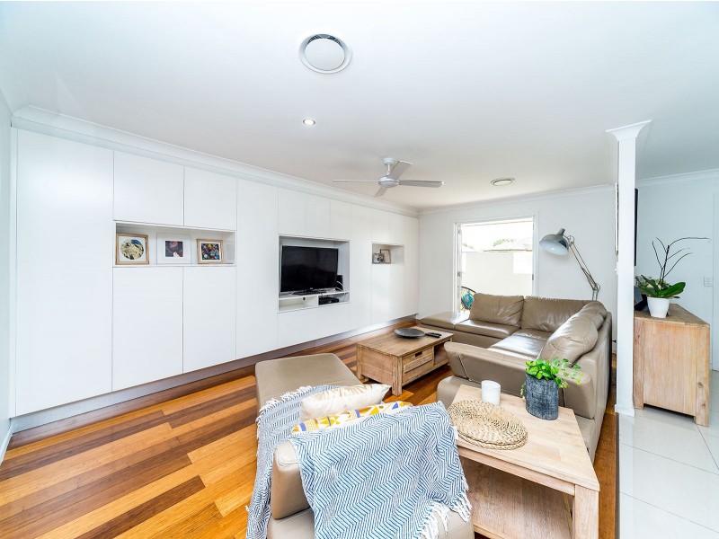 45 Poinsettia Avenue, Hollywell QLD 4216