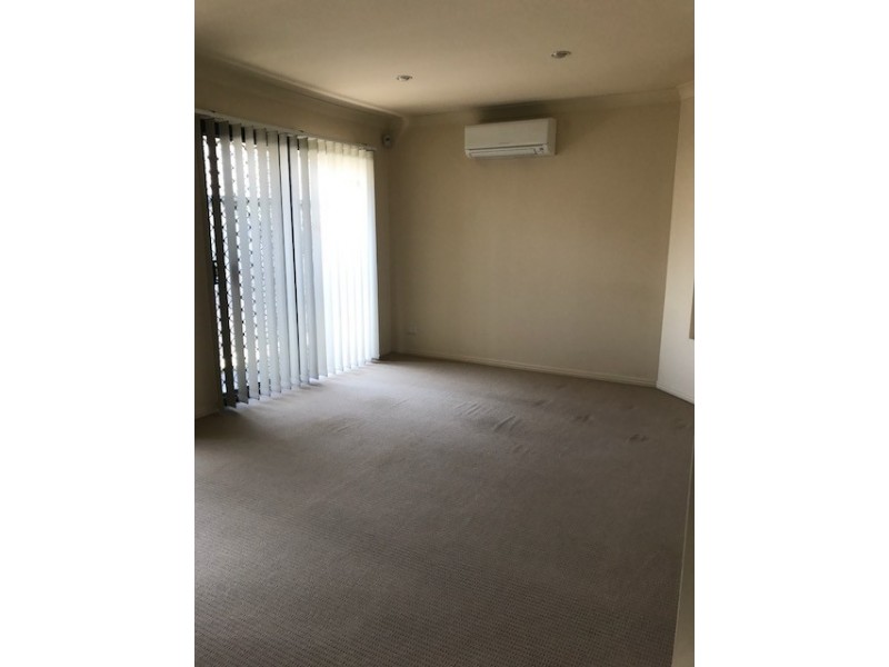 15 Matthews Crescent, Pimpama QLD 4209