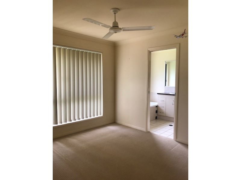 15 Matthews Crescent, Pimpama QLD 4209