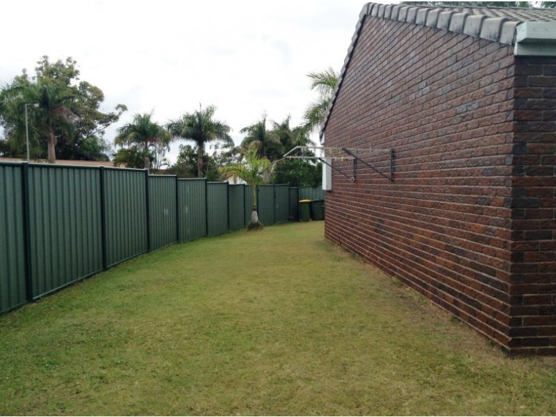2/2 Melanie Place, Labrador QLD 4215