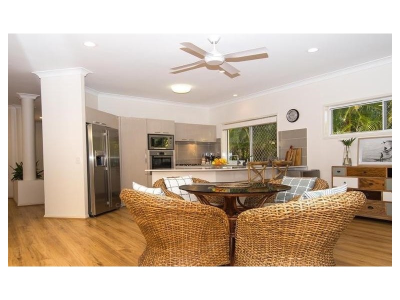 16 Chichester Drive, Arundel QLD 4214