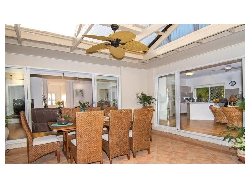 16 Chichester Drive, Arundel QLD 4214